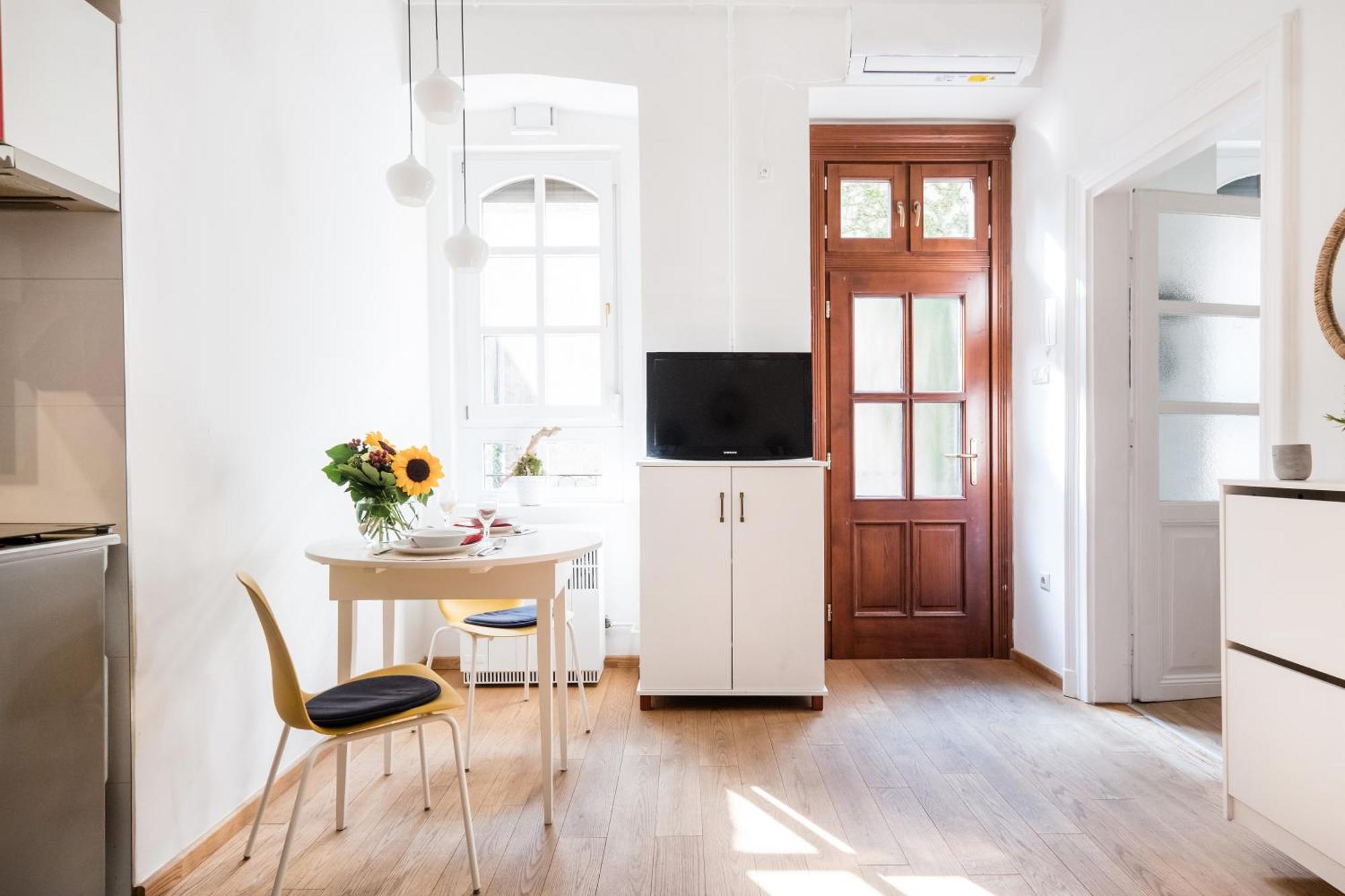 Artistic Apartment In City Centre Budapeste Exterior foto
